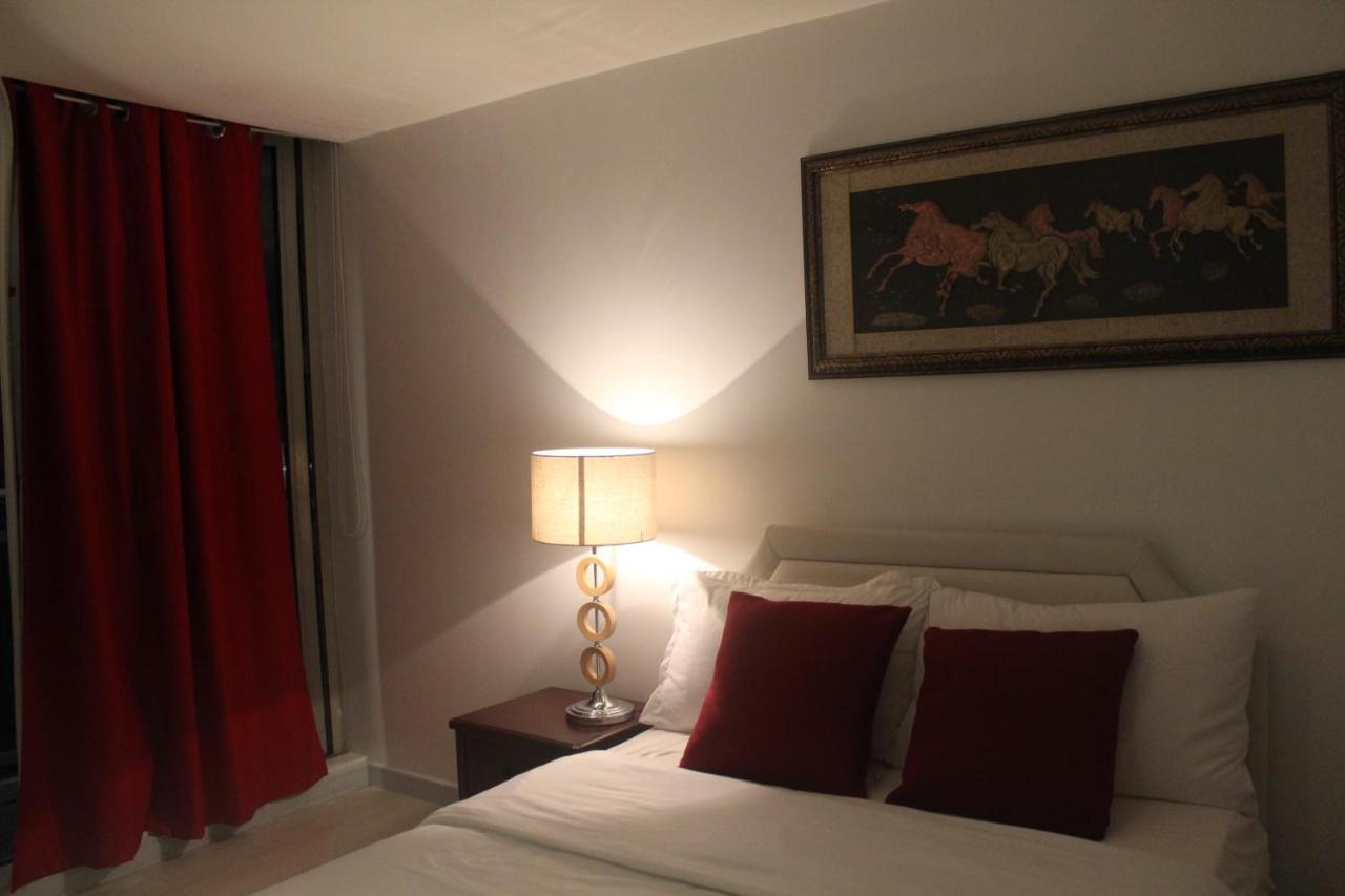 Azure C2 Balcony Wifi Near Mall Airport Multiple Units Paranaque City Ngoại thất bức ảnh