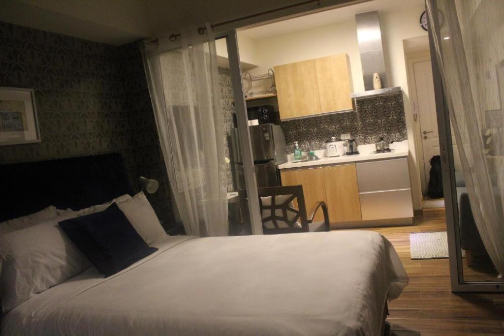 Azure C2 Balcony Wifi Near Mall Airport Multiple Units Paranaque City Ngoại thất bức ảnh