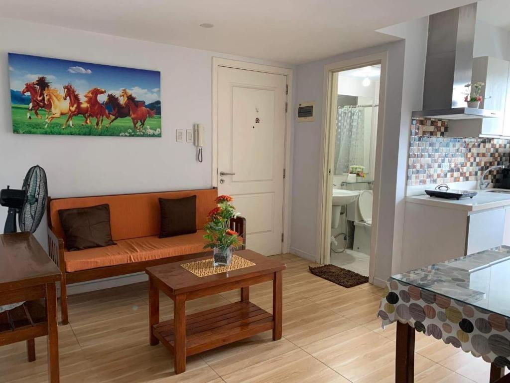Azure C2 Balcony Wifi Near Mall Airport Multiple Units Paranaque City Ngoại thất bức ảnh